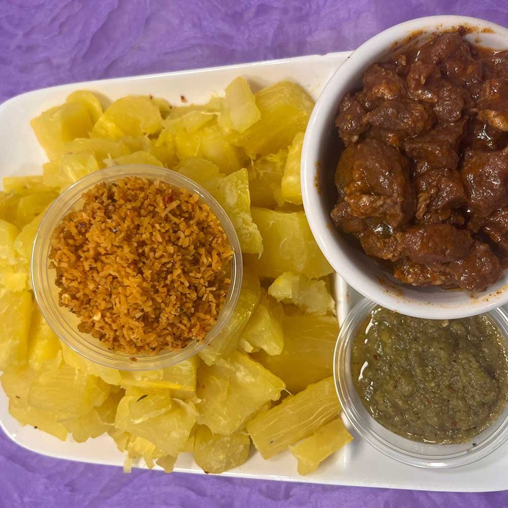 Boil-Cassava-with-pork-curry_1